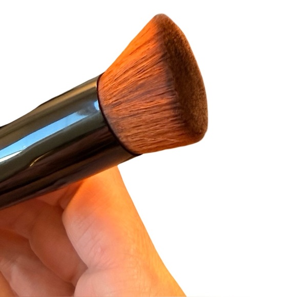 CHANEL Les Pinceaux 2-in-1 Fluid & Powder Foundation Brush N°101 - Picture 3 of 5